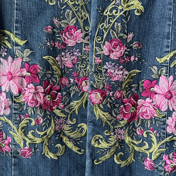 A.M.I Vintage Boho Style Denim Jacket w/Embellishment Pink Green Flowers XL EUC - Picture 6 of 6